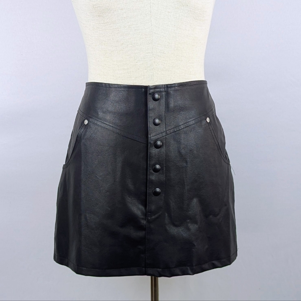 BlankNYC Faux Leather Mini Skirt Button Snap Front Closure Pockets Black 29 NWT